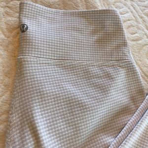 Lululemon Seersucker leggings size 6